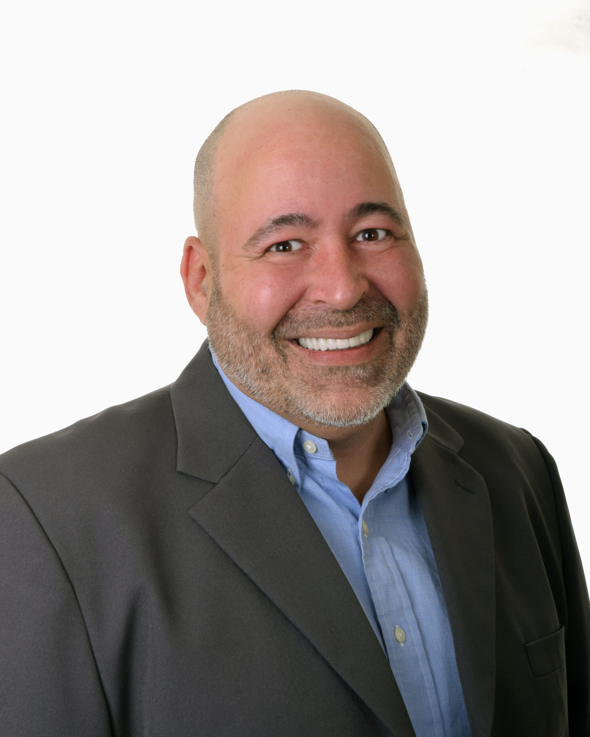 Alexander Almeida Professional Headshot